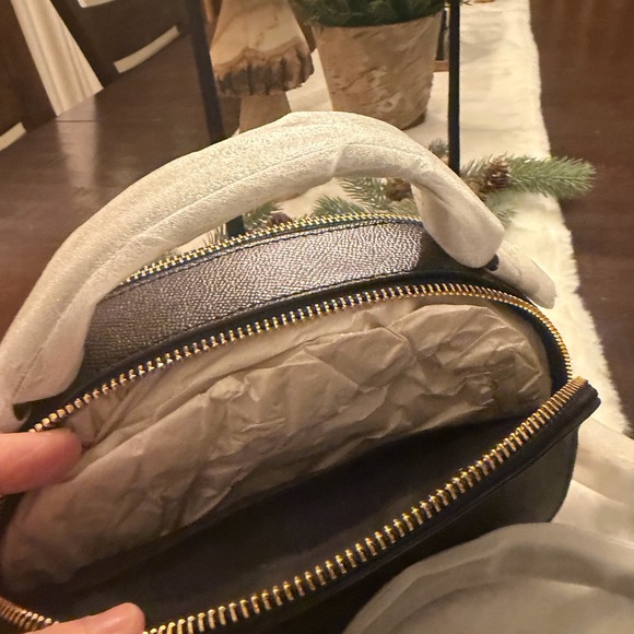 Coach Serena Satchel Crossbody Bag Top Handle w/ Gold Accents - Picture 7 of 9